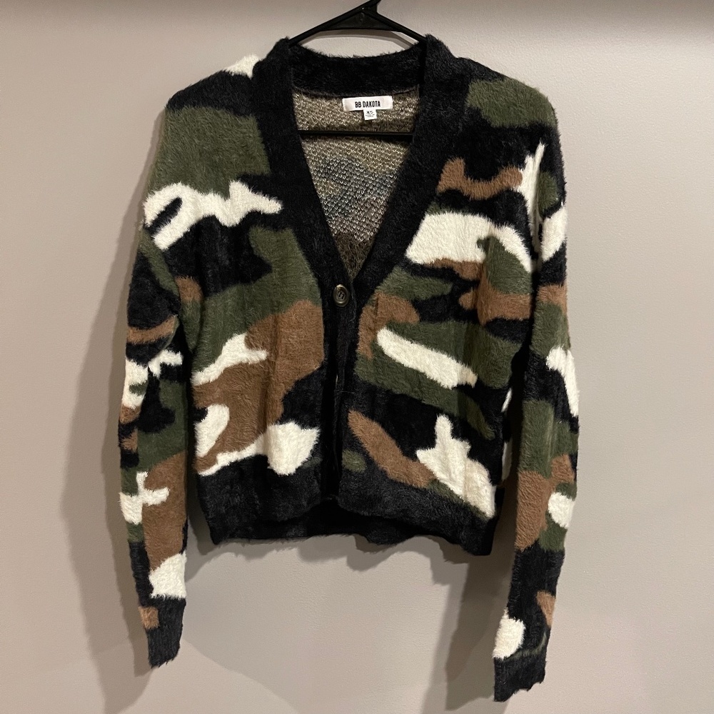 BB Dakota Soft Camo Cropped Oversized Sweater